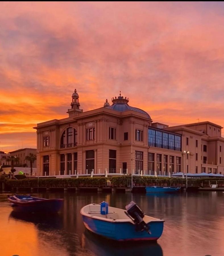 Annamaria - Central Station Charming Accommodation Bari Exteriér fotografie